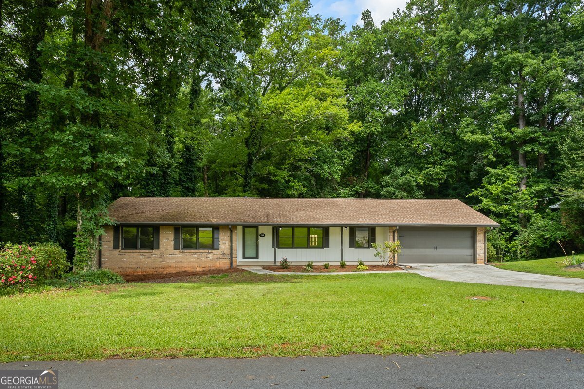 1300 White Oak Street Se Property Photo 1