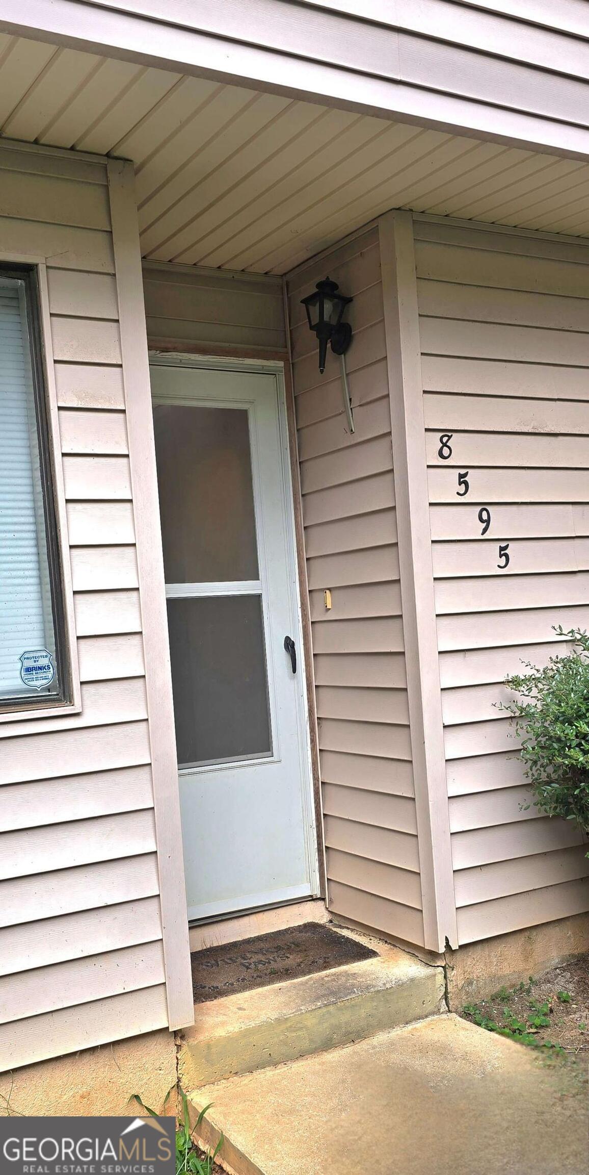 8595 Parkside Drive Property Photo 1