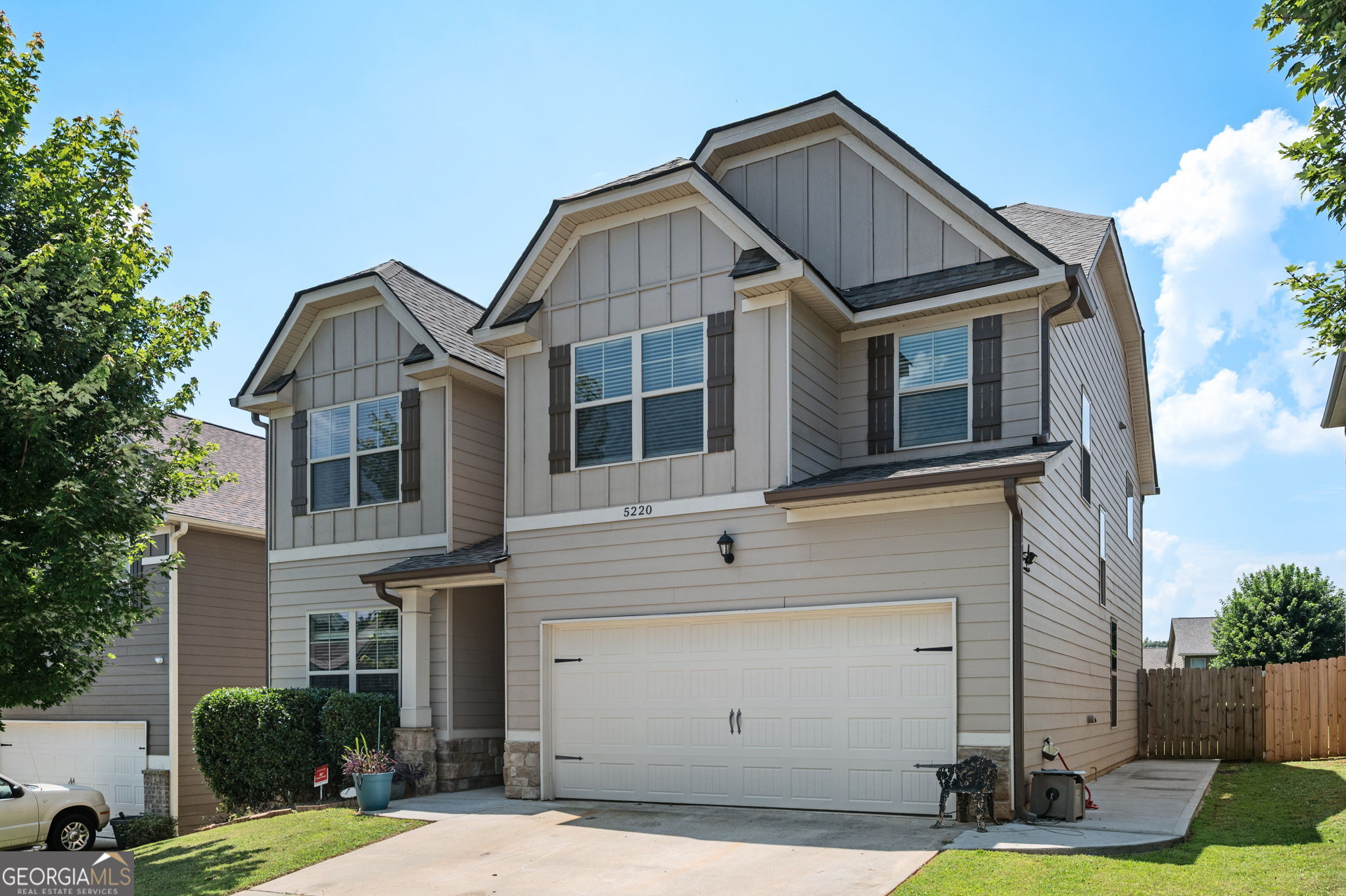5220 Cantbury Way Property Photo 1