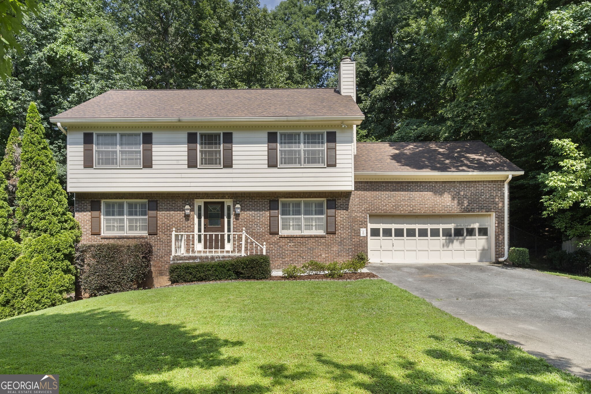 1348 Cambridge Court Property Photo 1