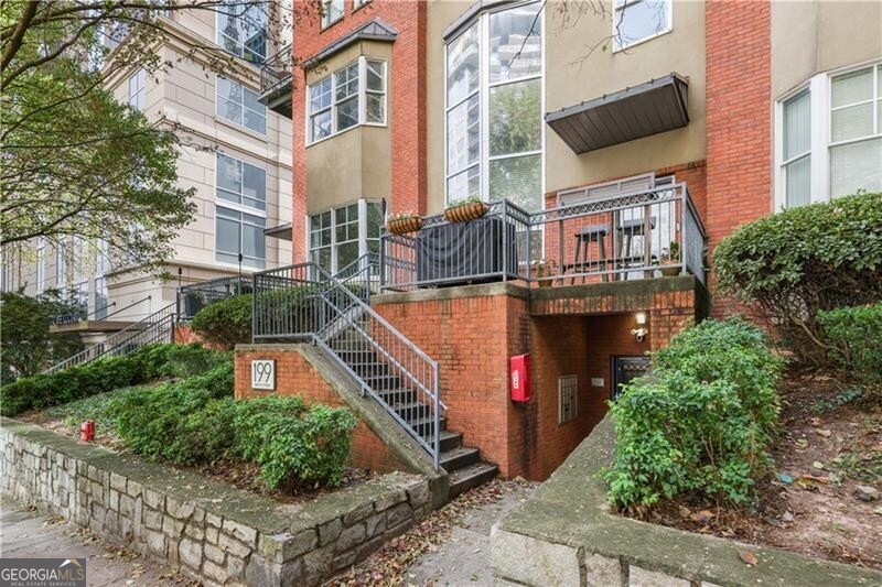199 12th Street Ne # 5 Property Photo 1