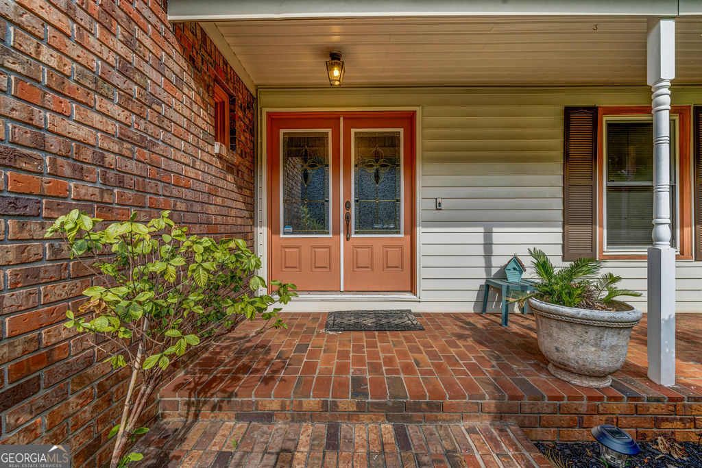 2470 Flippen Road Property Photo 4