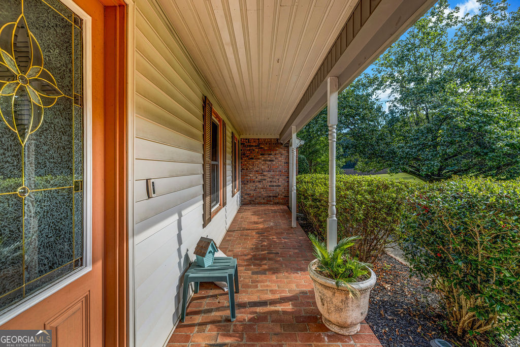 2470 Flippen Road Property Photo 5