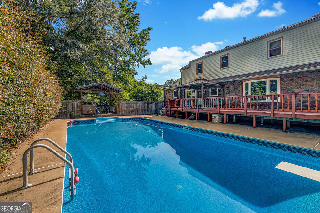2470 Flippen Road Property Photo 6