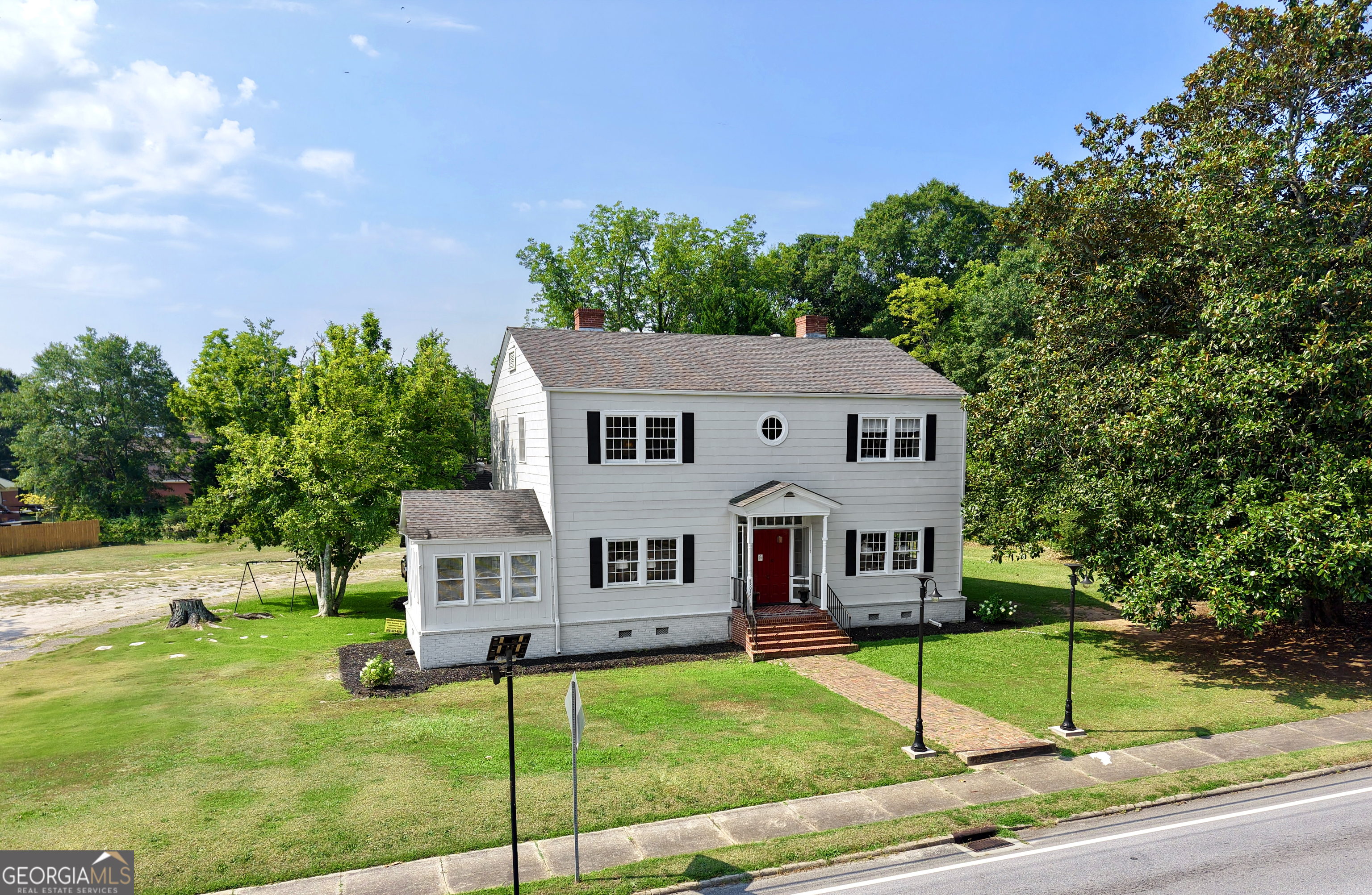 18046 Main Street Property Photo 1