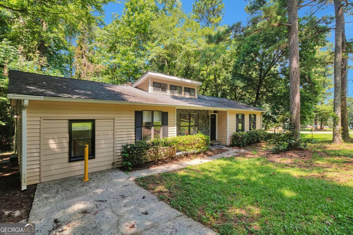 4055 Chimney Ridge Way Property Photo 2