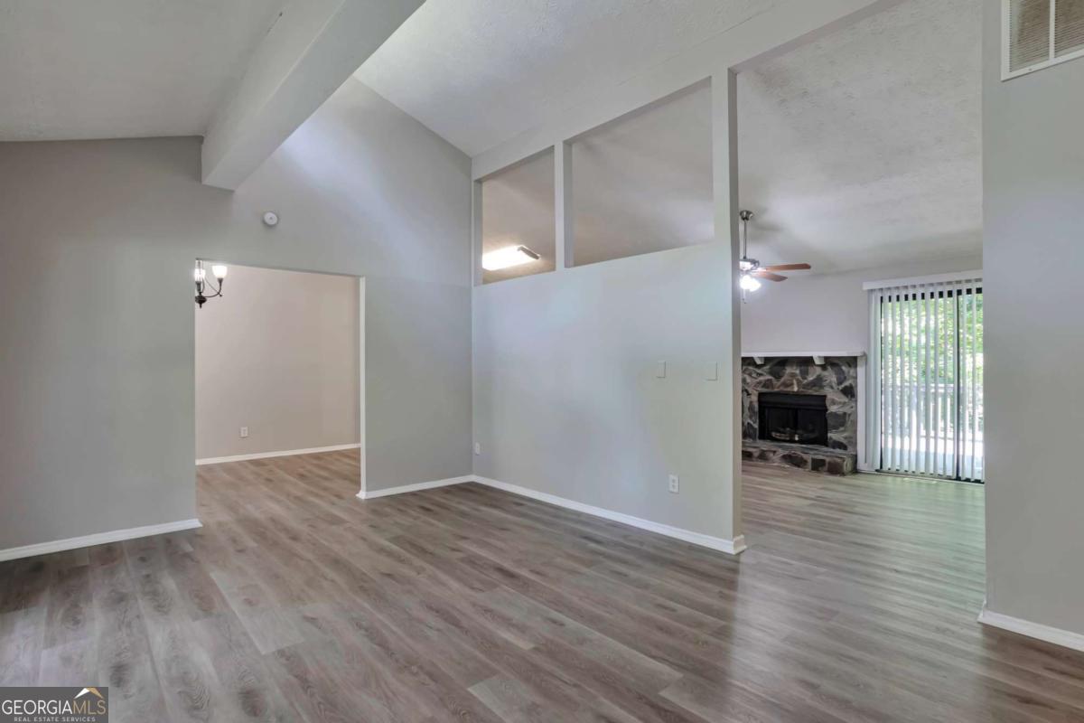 4055 Chimney Ridge Way Property Photo 3