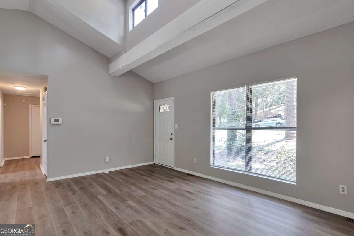 4055 Chimney Ridge Way Property Photo 4