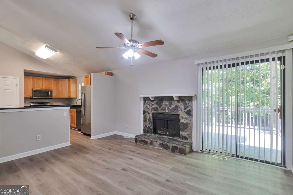 4055 Chimney Ridge Way Property Photo 5