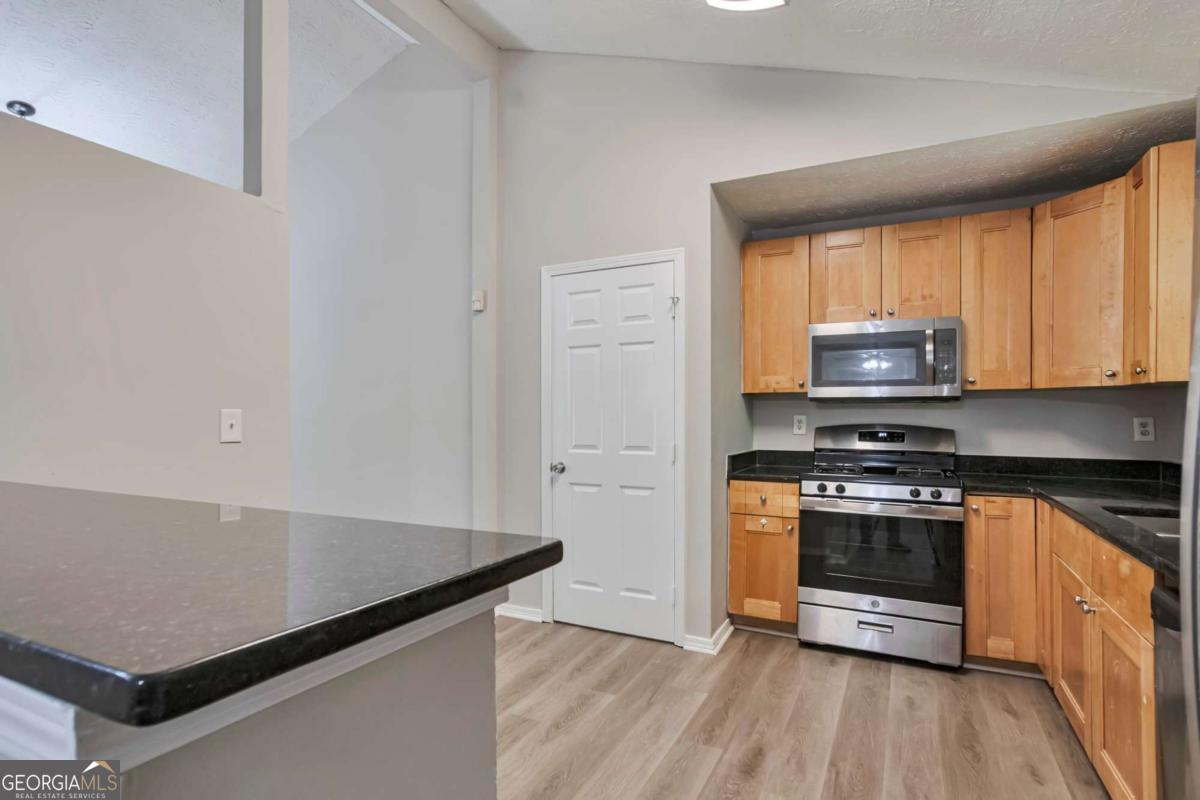 4055 Chimney Ridge Way Property Photo 7