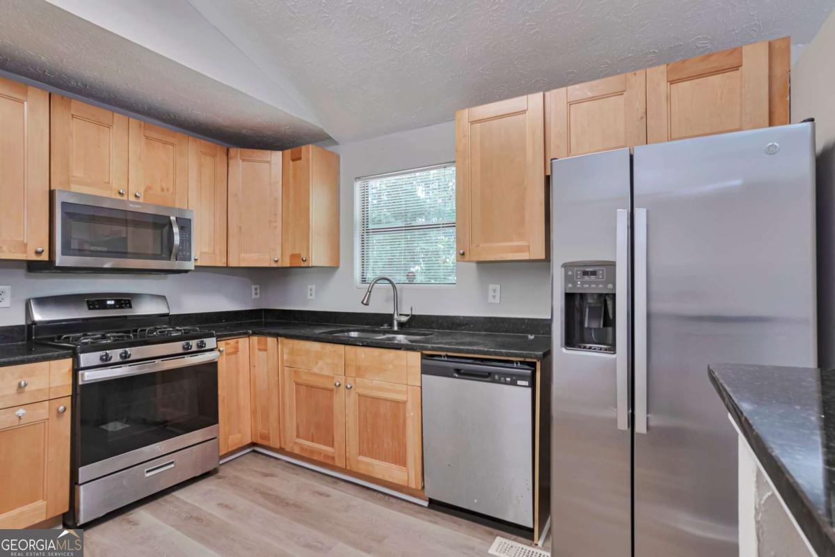 4055 Chimney Ridge Way Property Photo 9