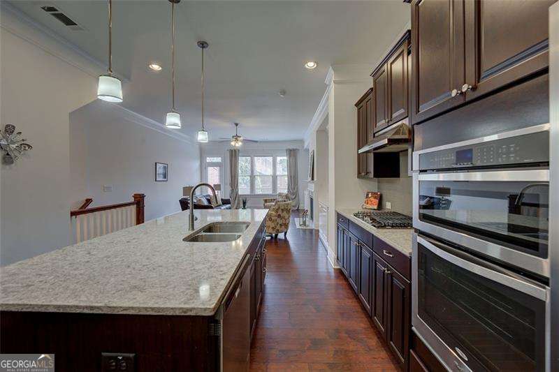 421 Alderwood Street Property Photo 9