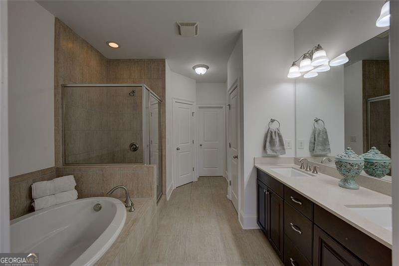 421 Alderwood Street Property Photo 21