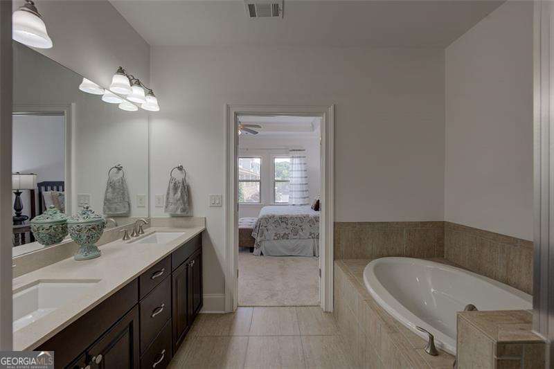 421 Alderwood Street Property Photo 23