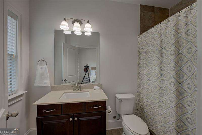421 Alderwood Street Property Photo 28