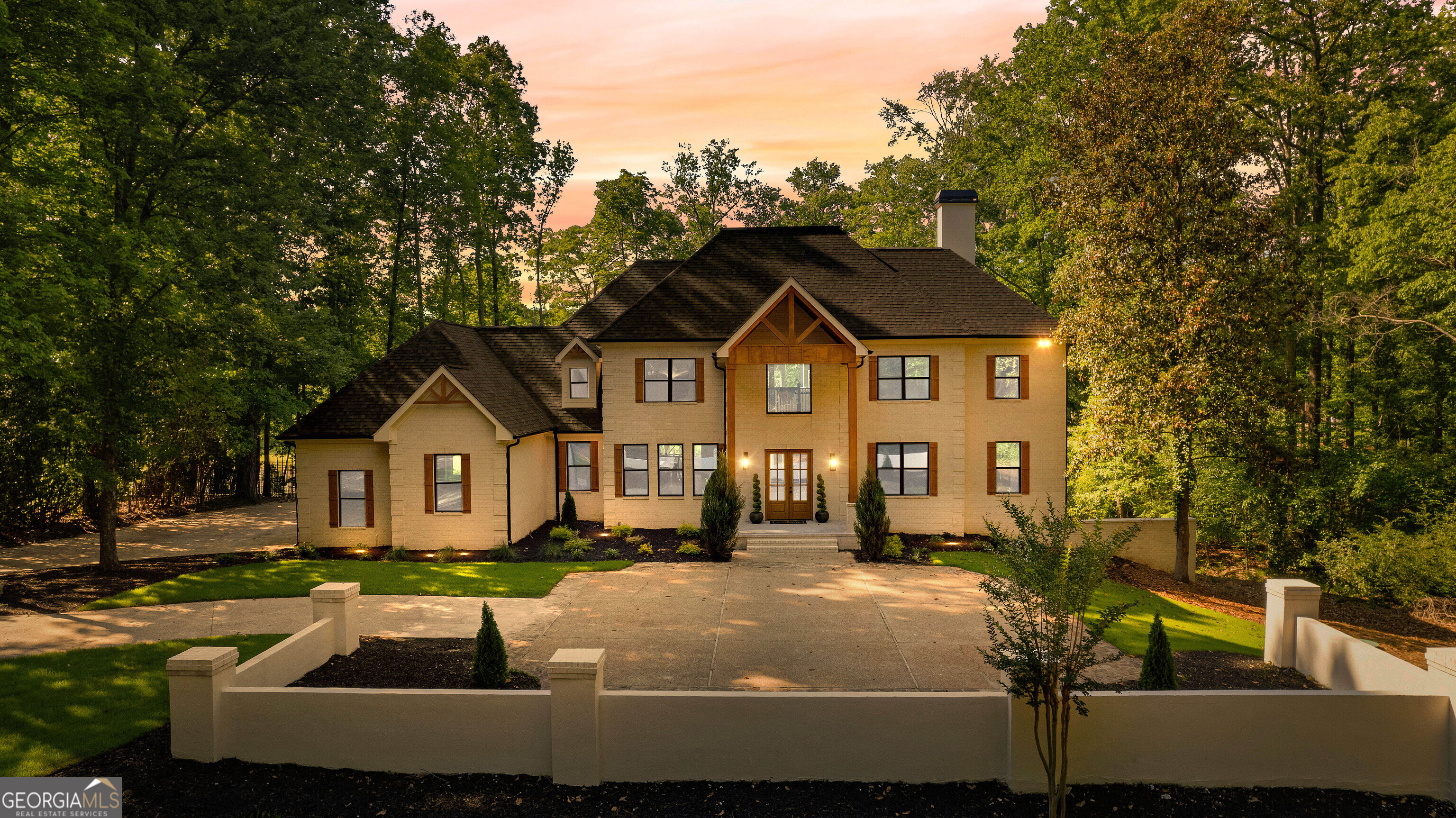 450 Birkdale Drive Property Photo 1