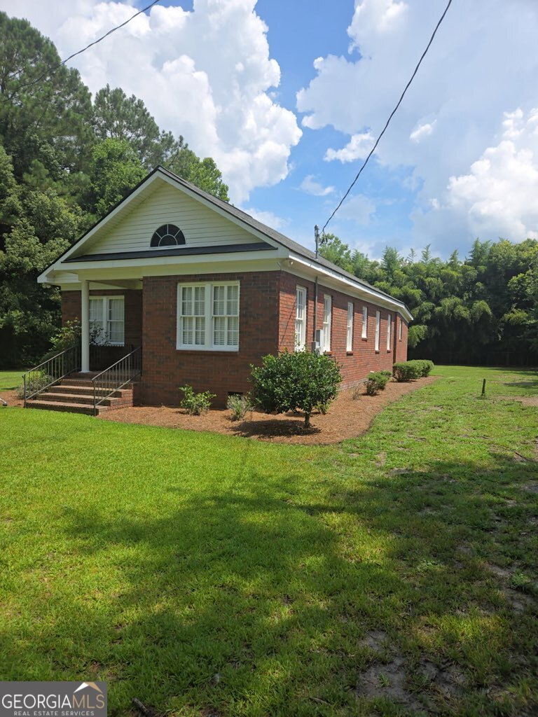 824 W Railroad Street Property Photo 1
