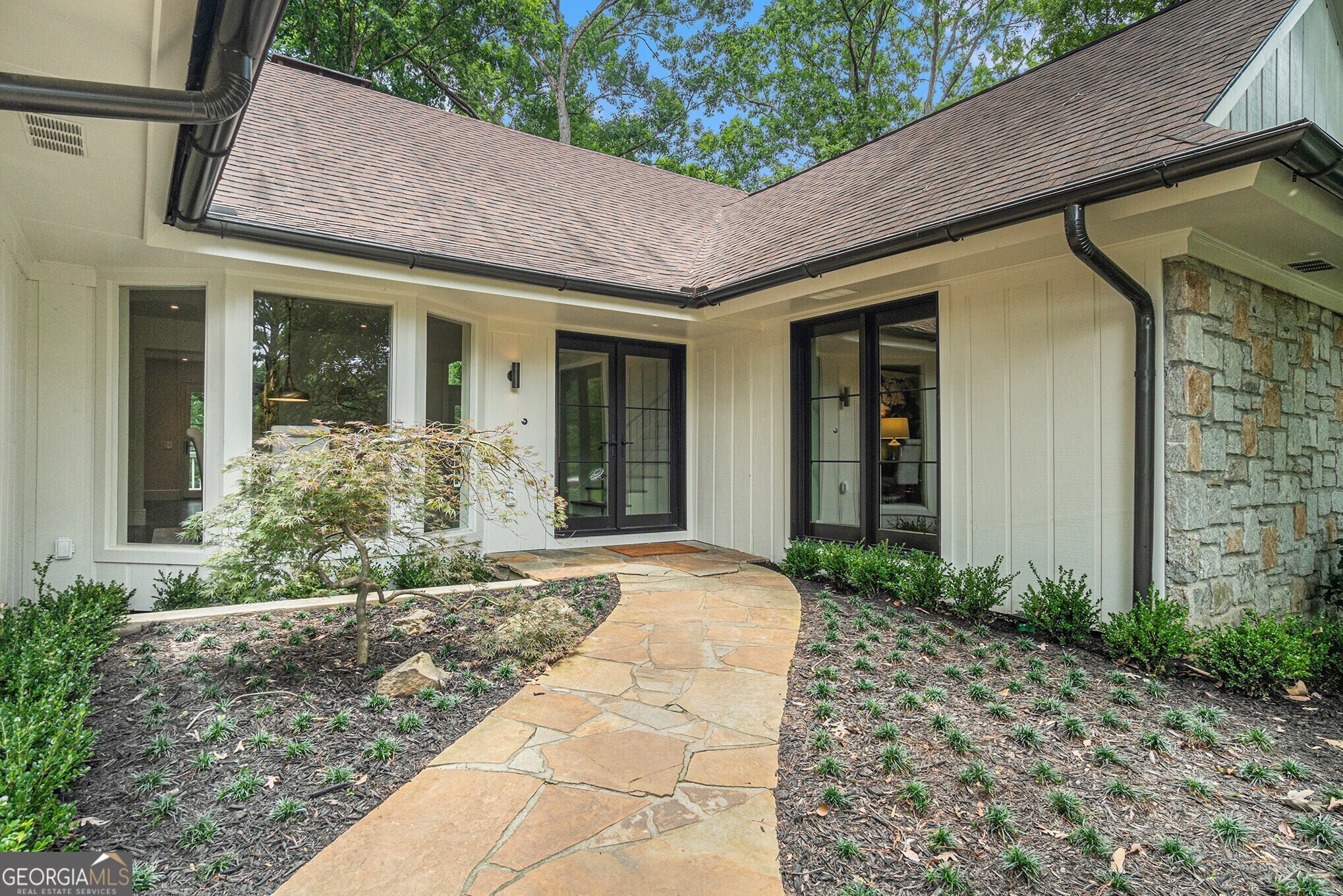 615 Colebrook Court Property Photo 1