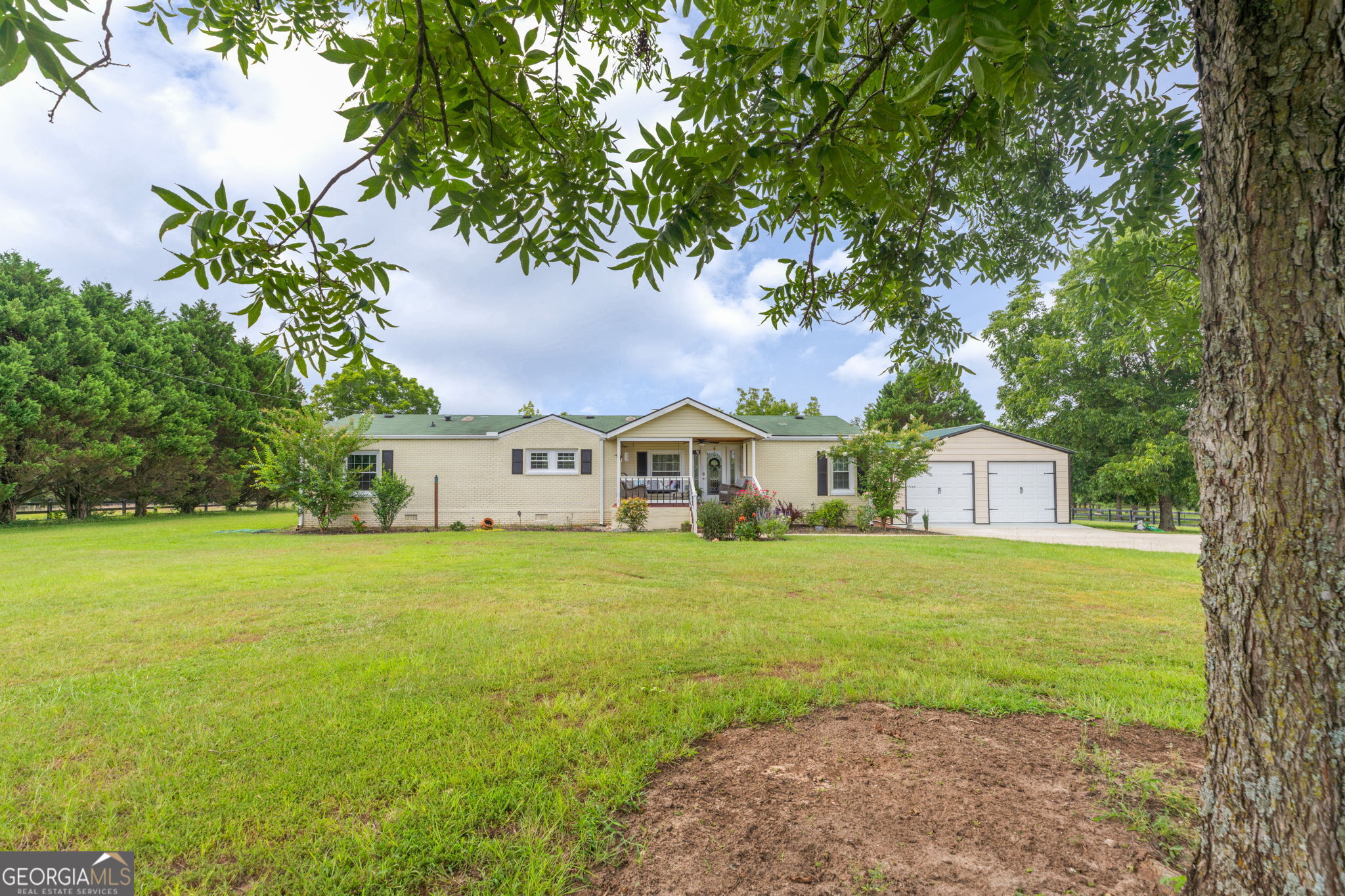792 Ellis Road