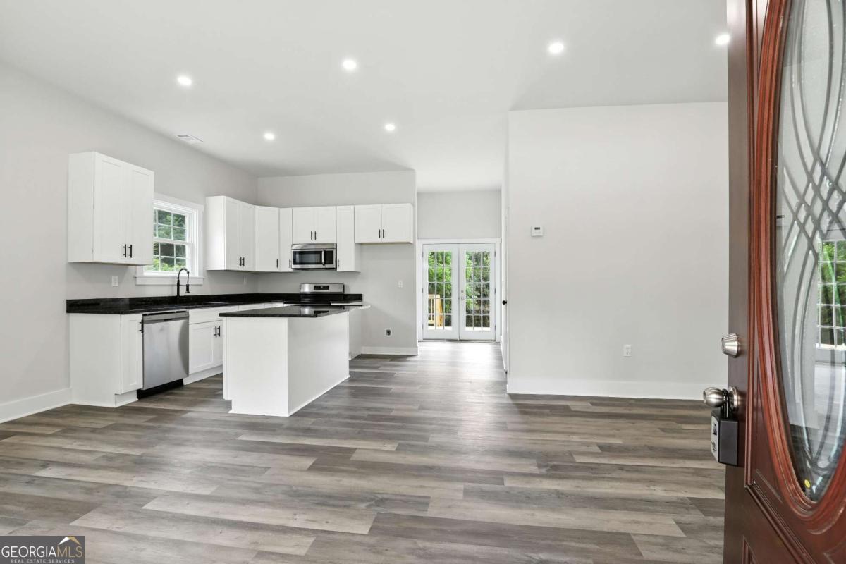 1859 William Smith Road Property Photo 5