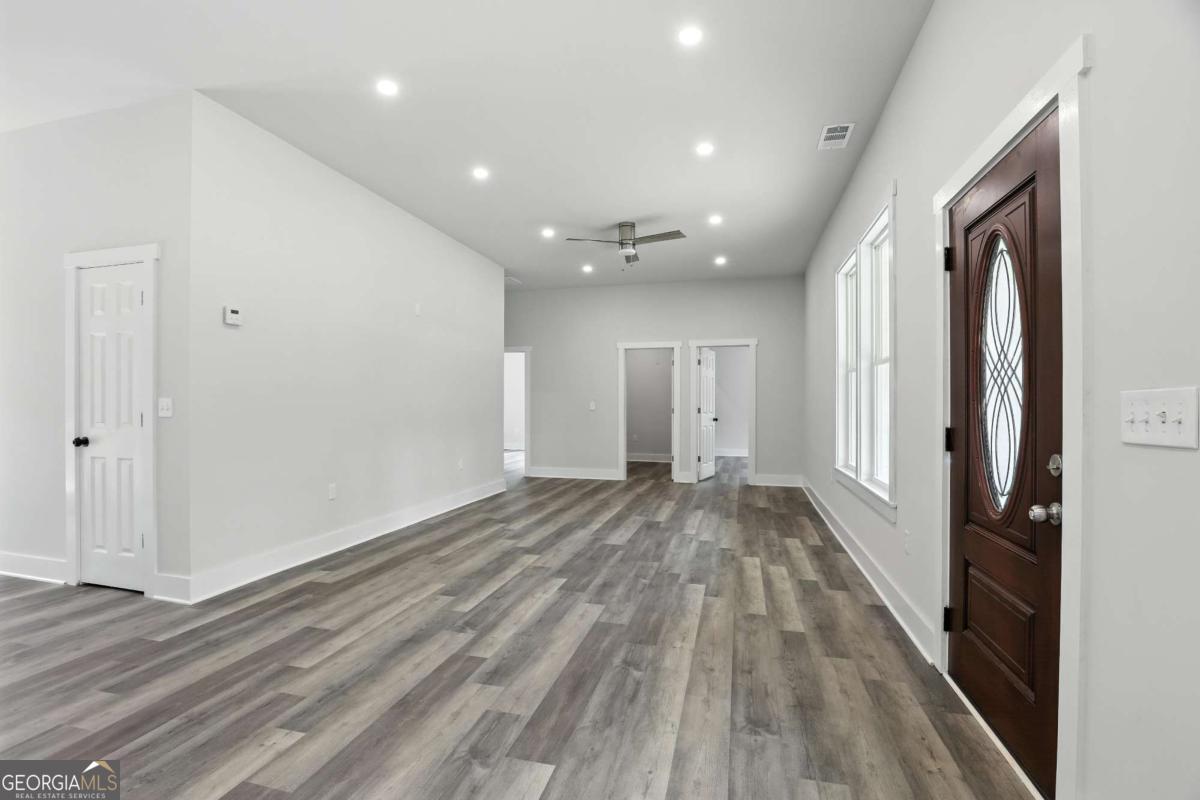 1859 William Smith Road Property Photo 6
