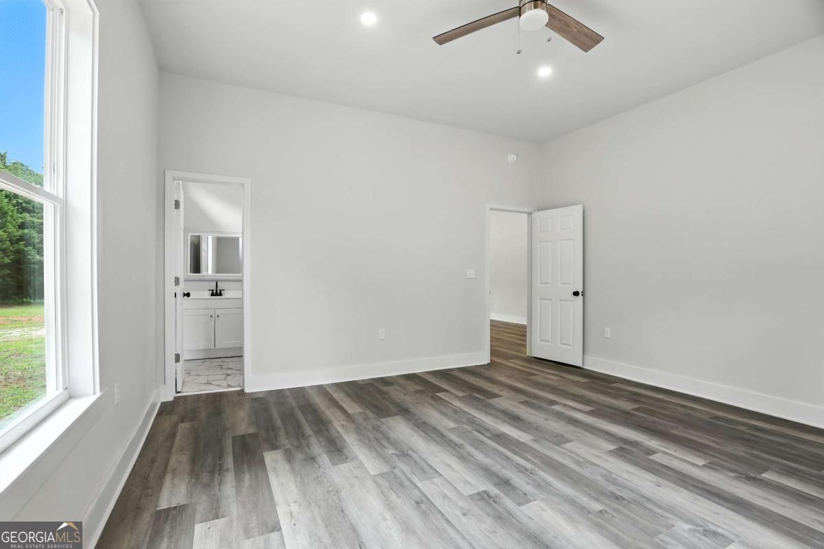 1859 William Smith Road Property Photo 9