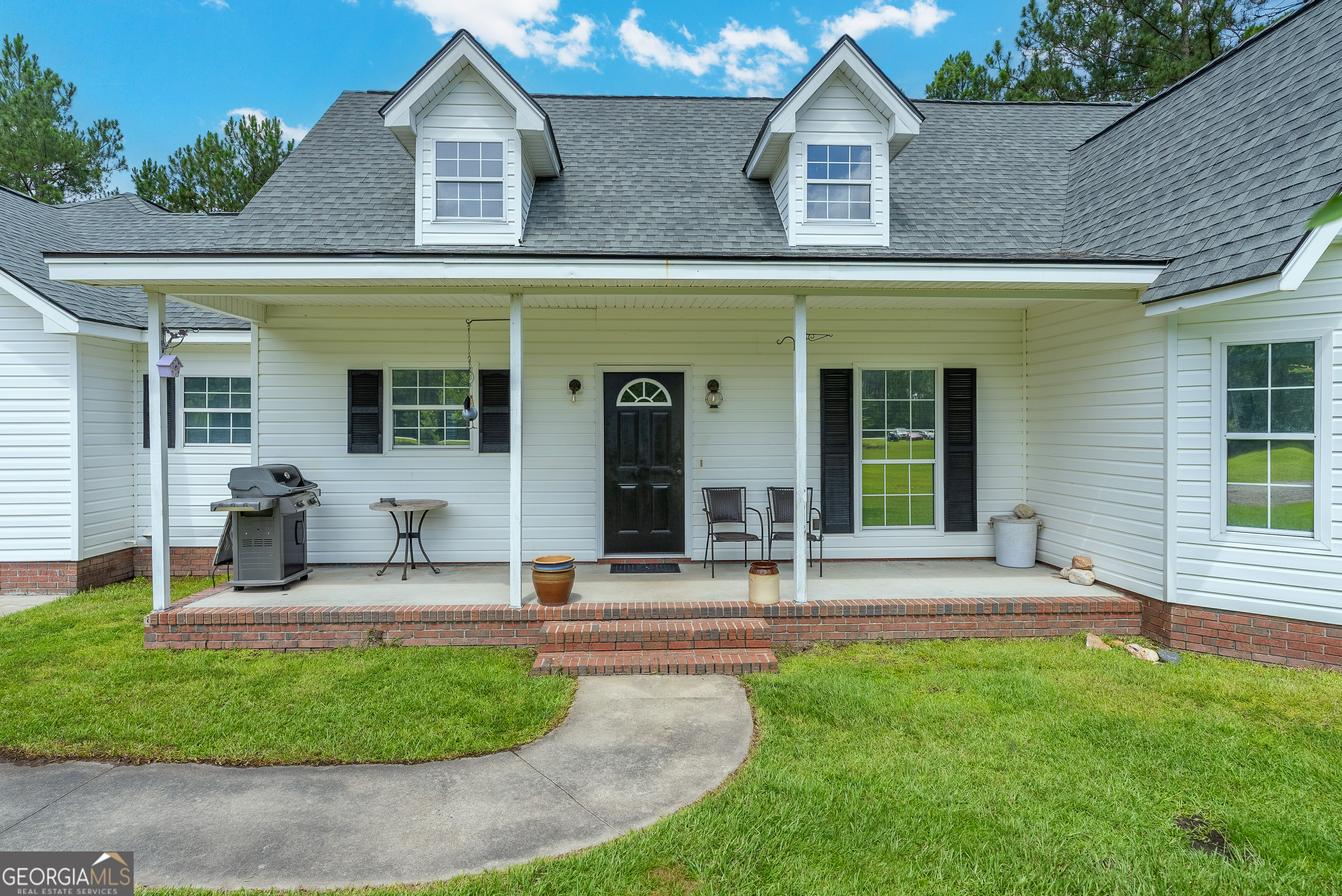 400 Smith Road Property Photo 1