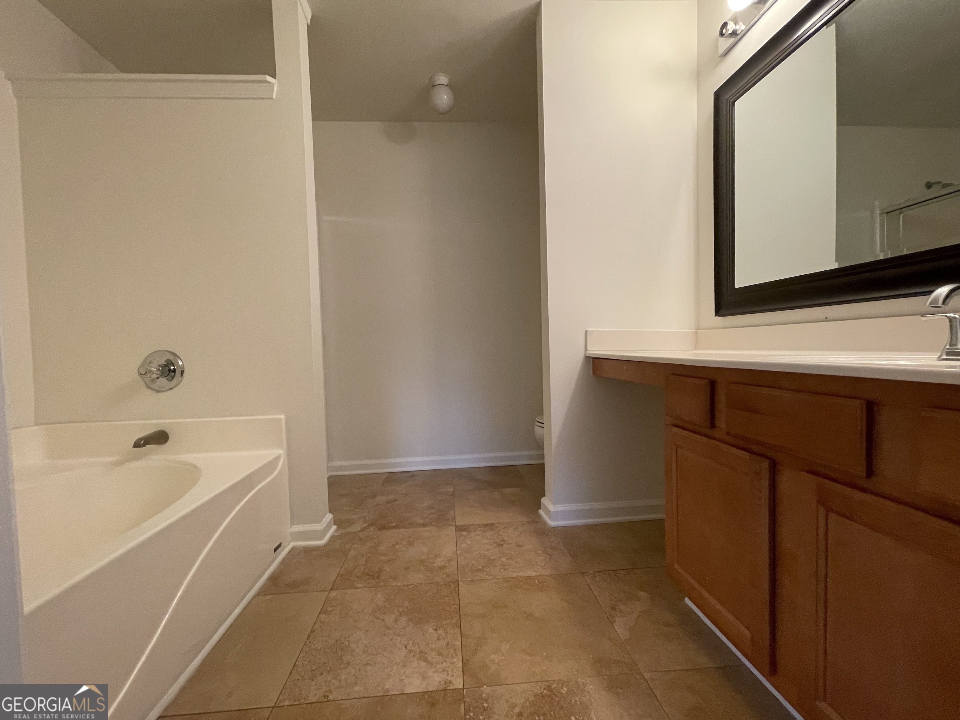 1919 Dilcrest Drive # 1919 Property Photo 1