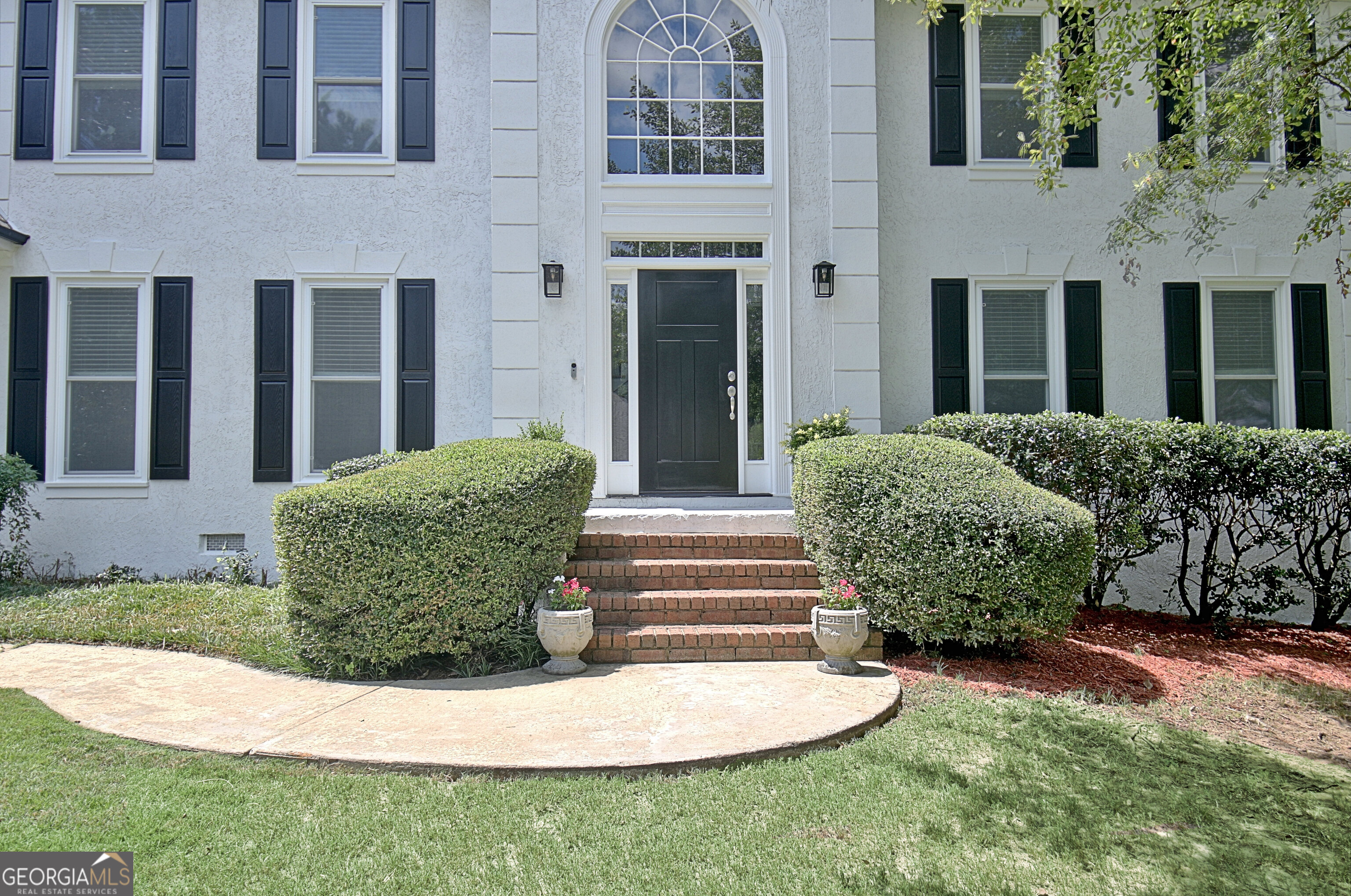 109 Sweetwater Oaks Property Photo 2