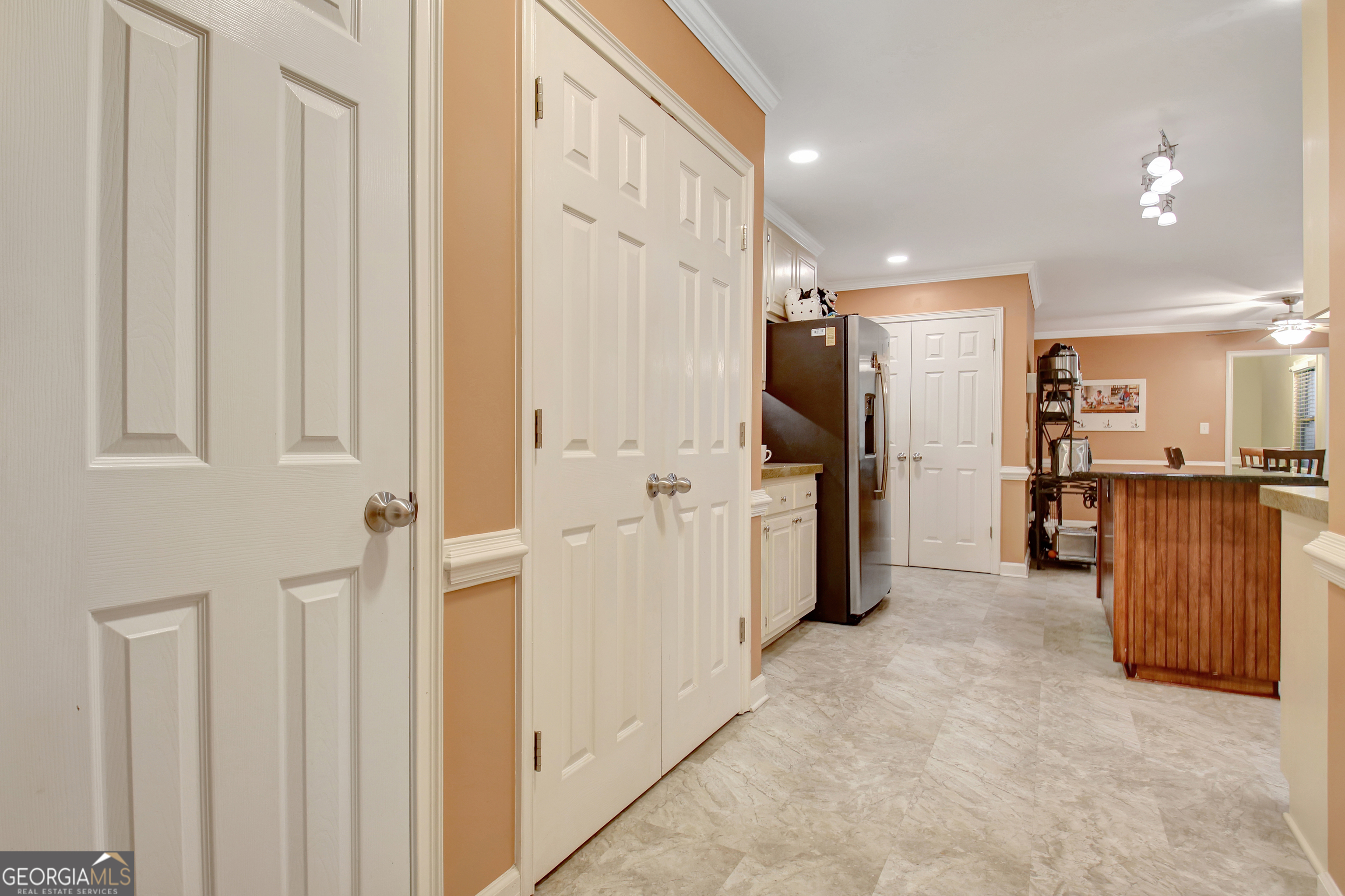 109 Sweetwater Oaks Property Photo 14