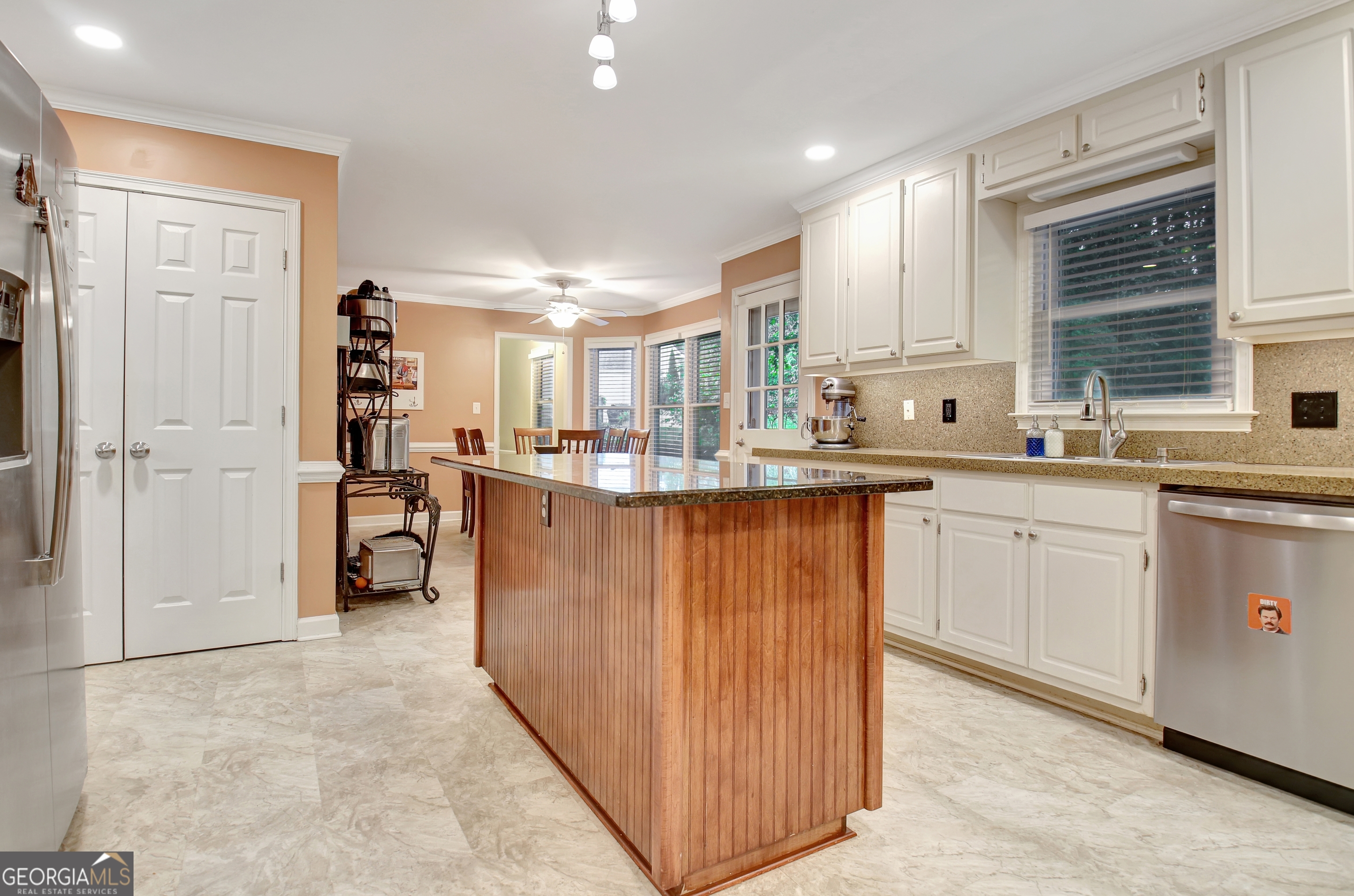109 Sweetwater Oaks Property Photo 16