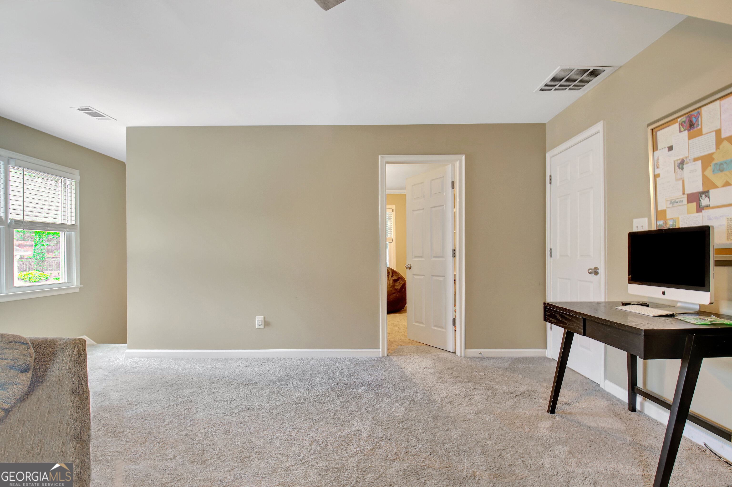 109 Sweetwater Oaks Property Photo 48