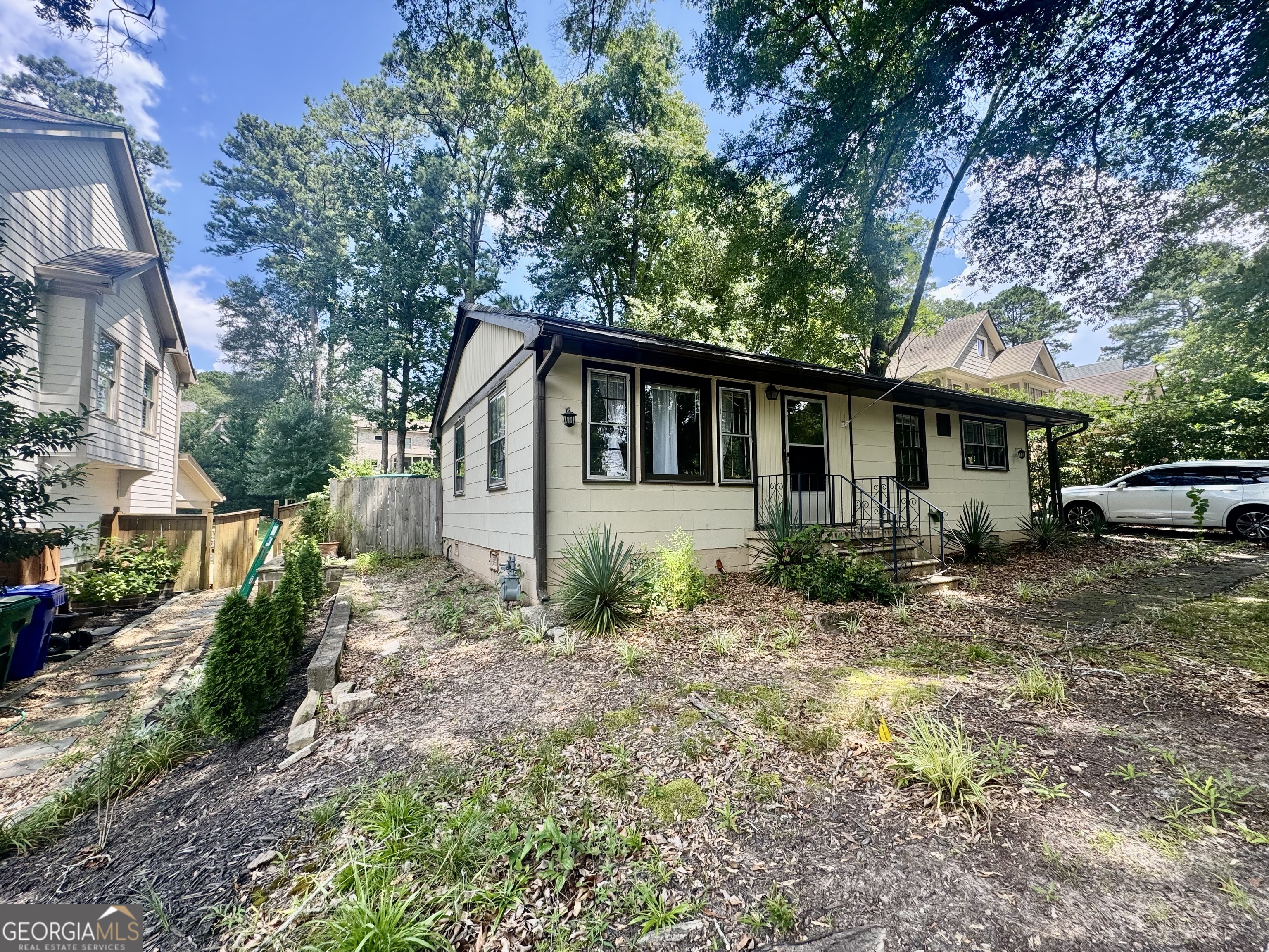 1602 Dresden Drive Ne Property Photo 1