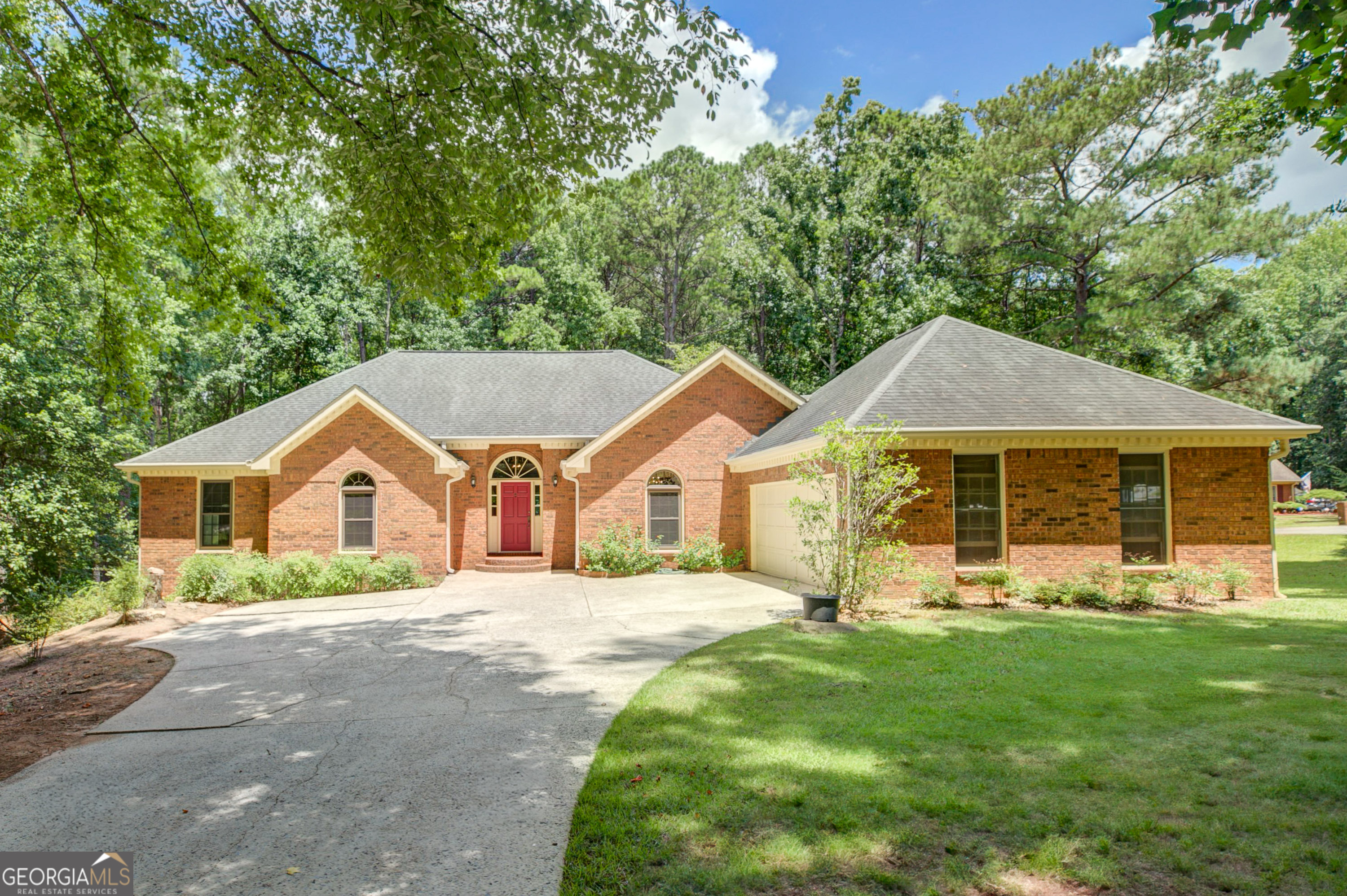 315 Royal Ridge Way Property Photo 1