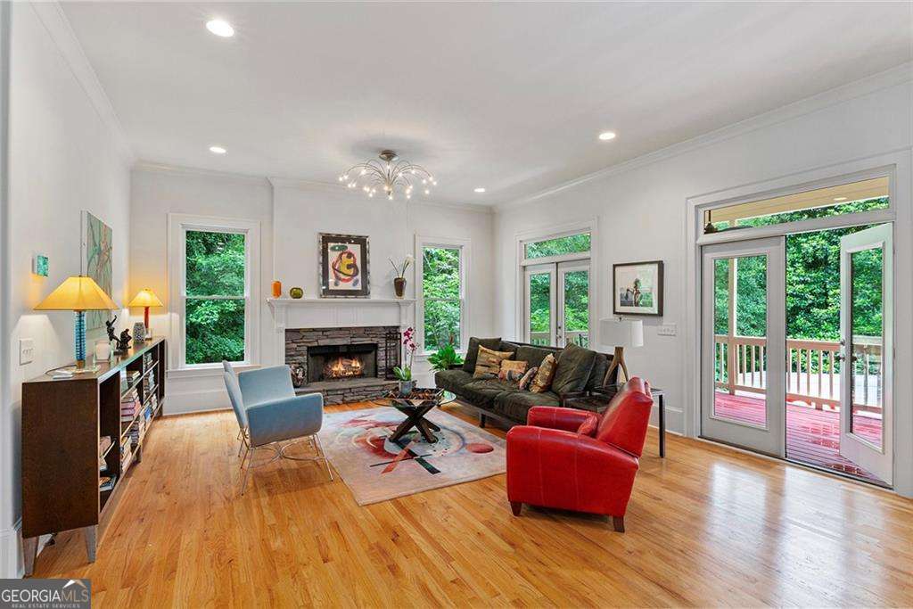 453 Carter Avenue Se Property Photo 1