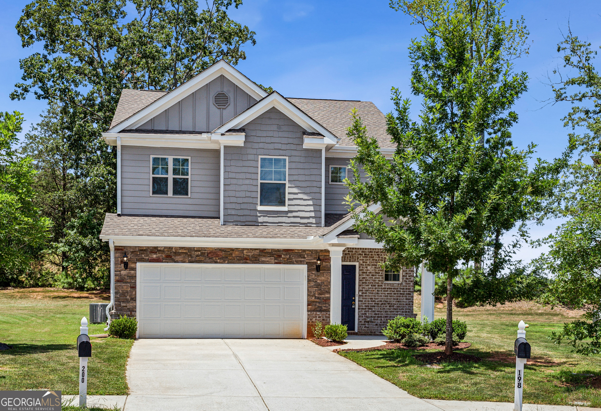 198 Daisy Circle Property Photo 1