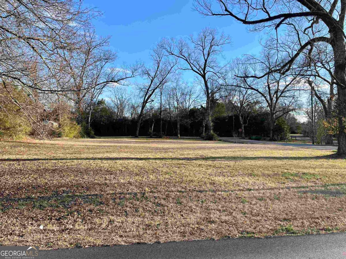 300 East Magnolia Street Property Photo 1