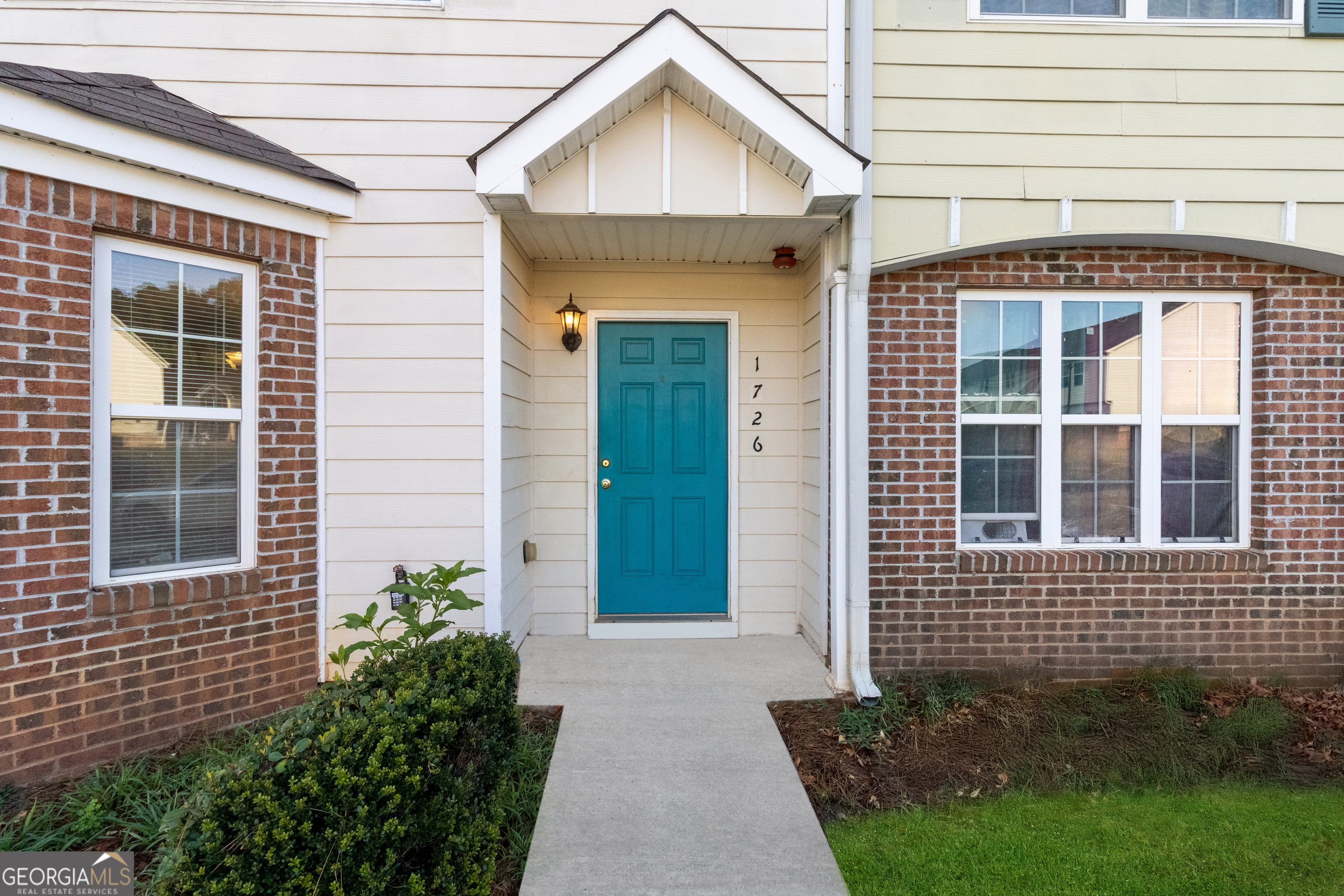 1726 Old Dogwood Property Photo 1