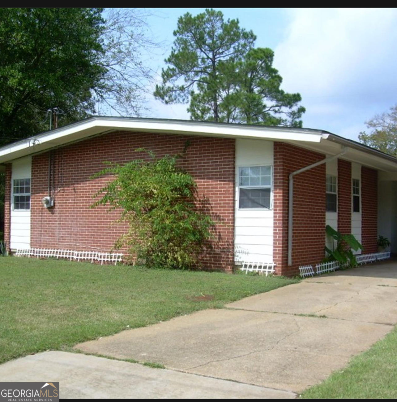 1980 S Riverview Circle Property Photo 1