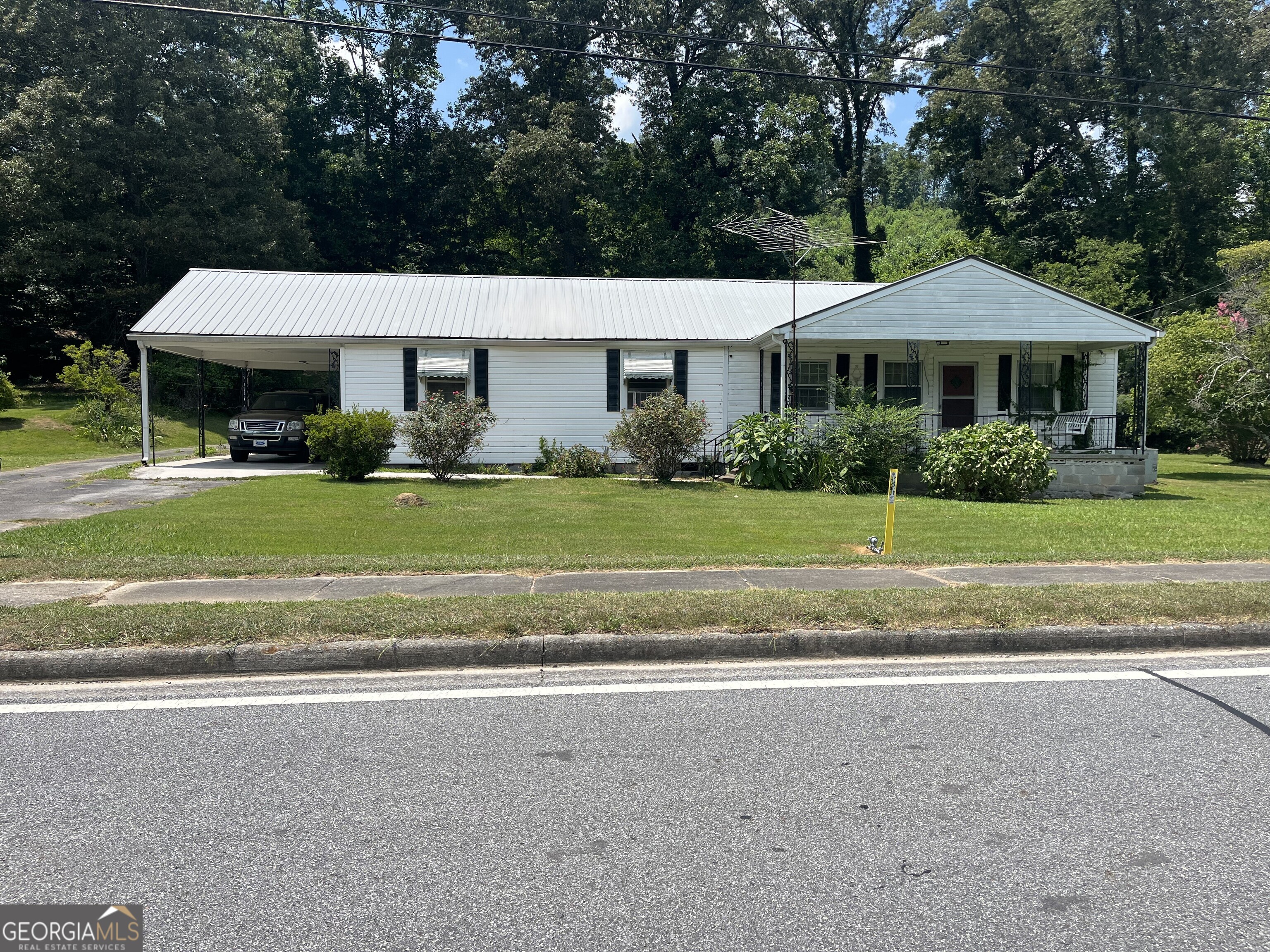 2570 Highway 114 Property Photo 1