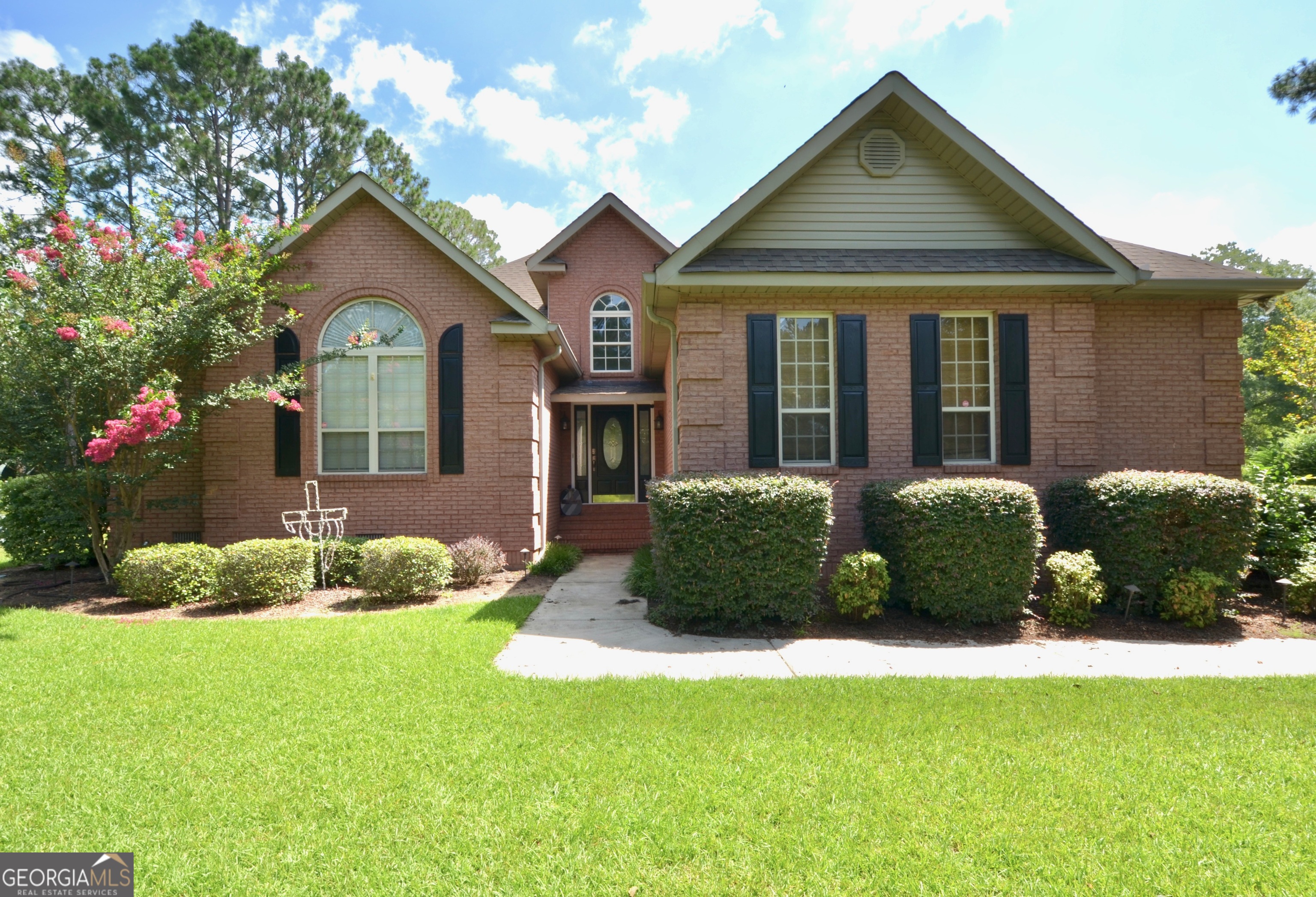 281 N Lakes Drive Property Photo 1