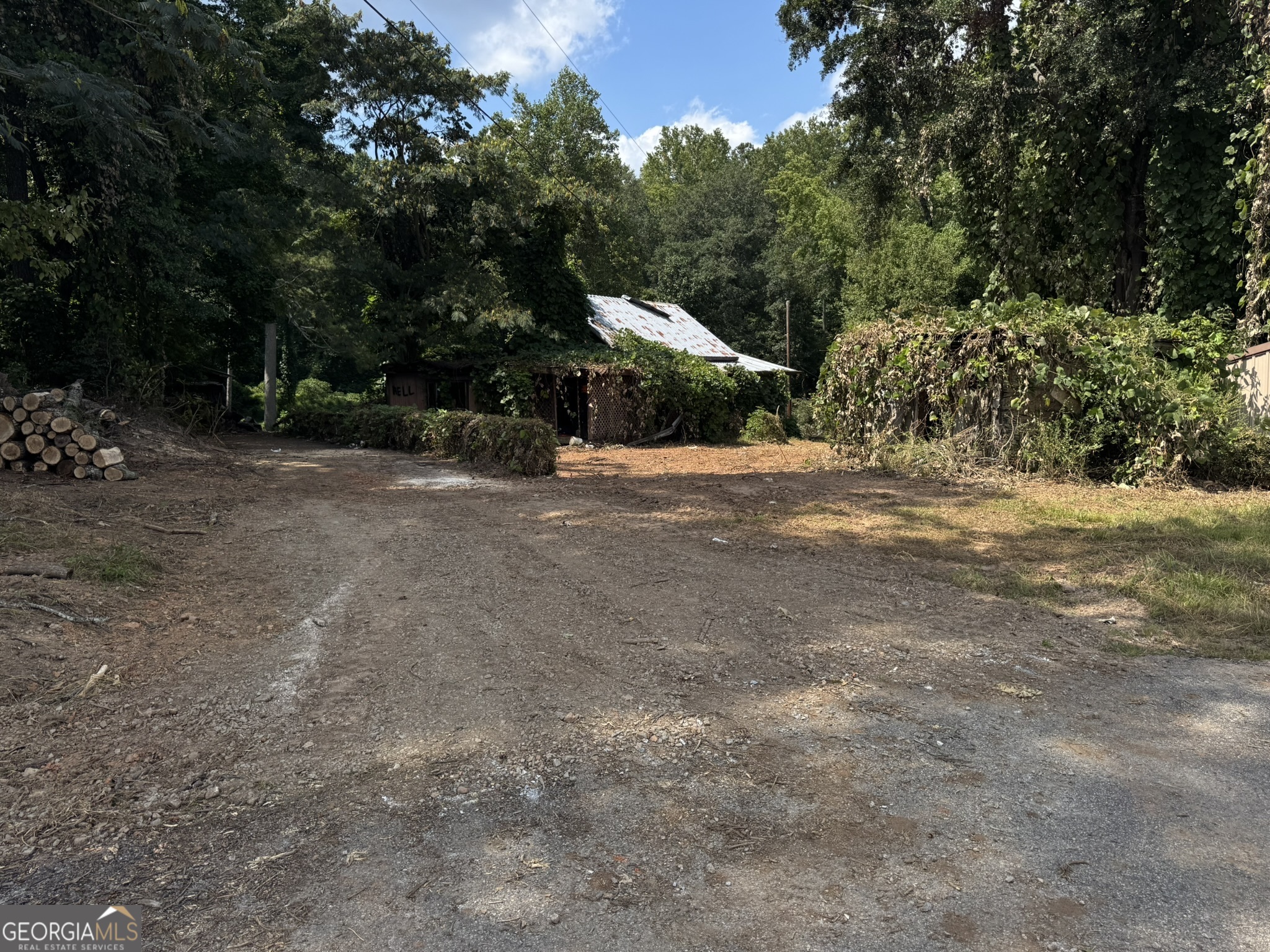 85 Maple Street N Property Photo 6