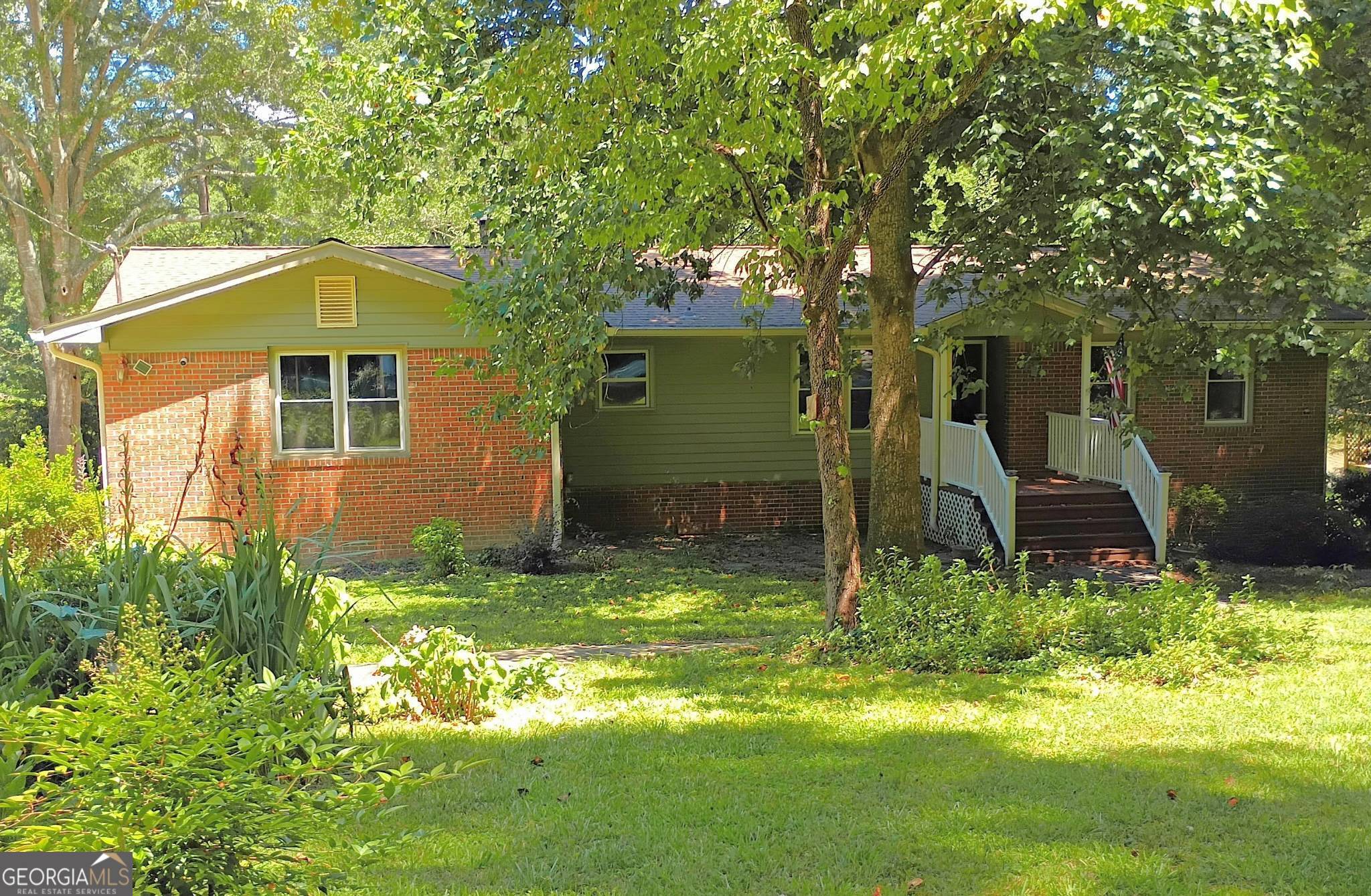 2545 Rockbridge Road Nw Property Photo 1