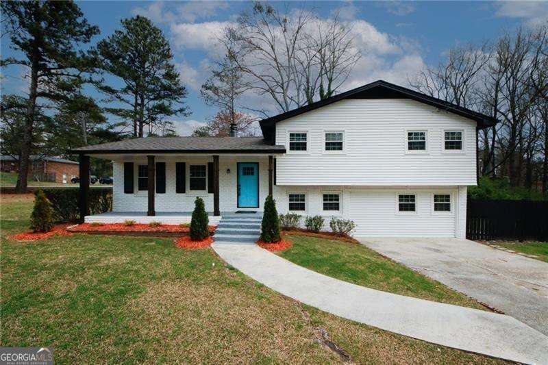 1616 W Kellogg Circle Property Photo 1