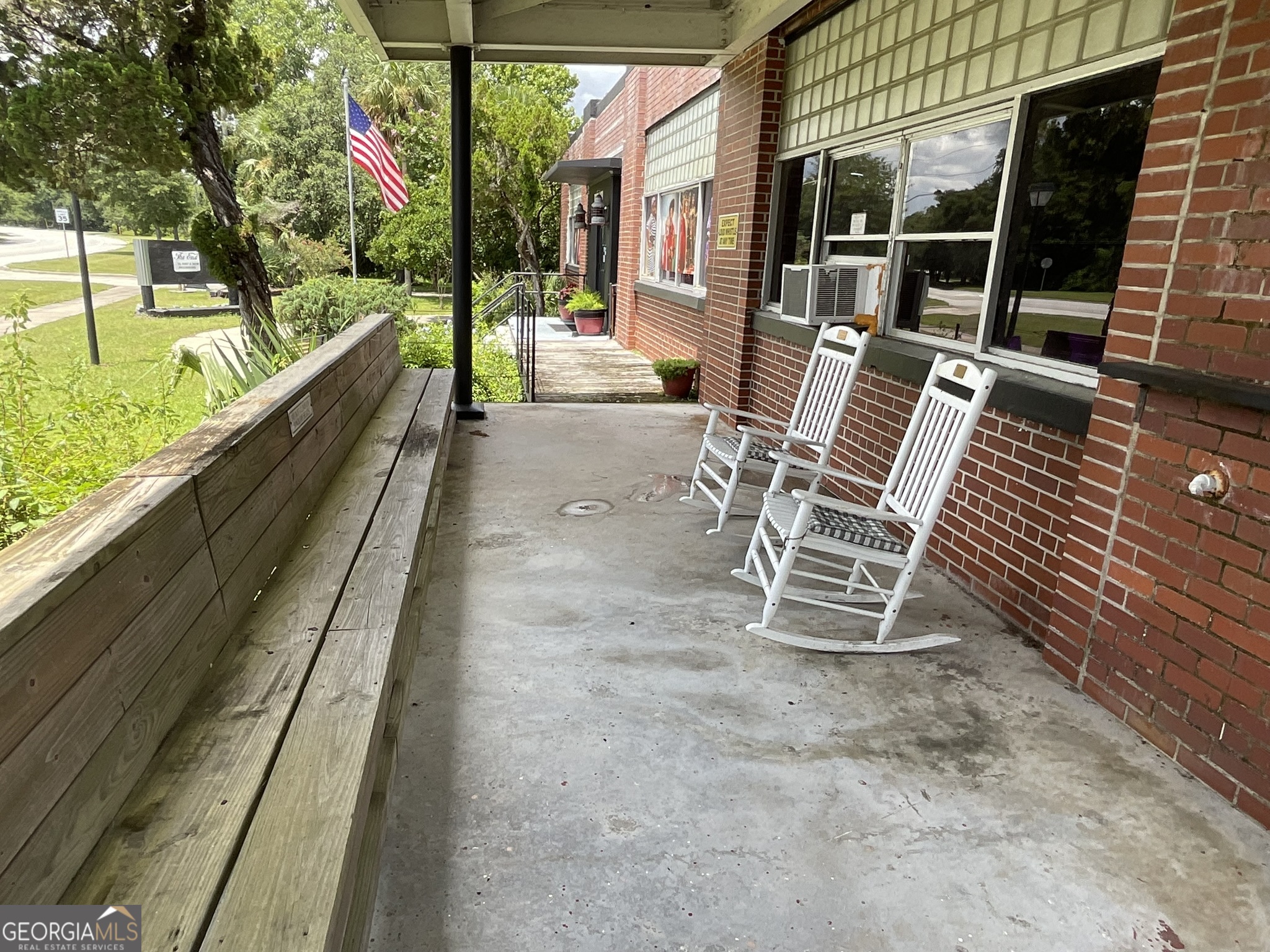 1000 Osborne Road Property Photo 6