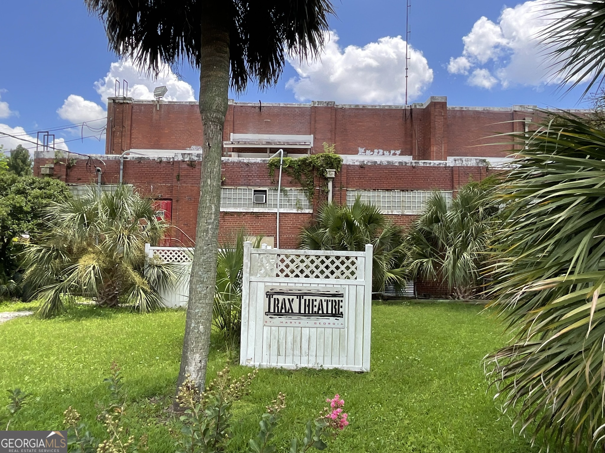 1000 Osborne Road Property Photo 24