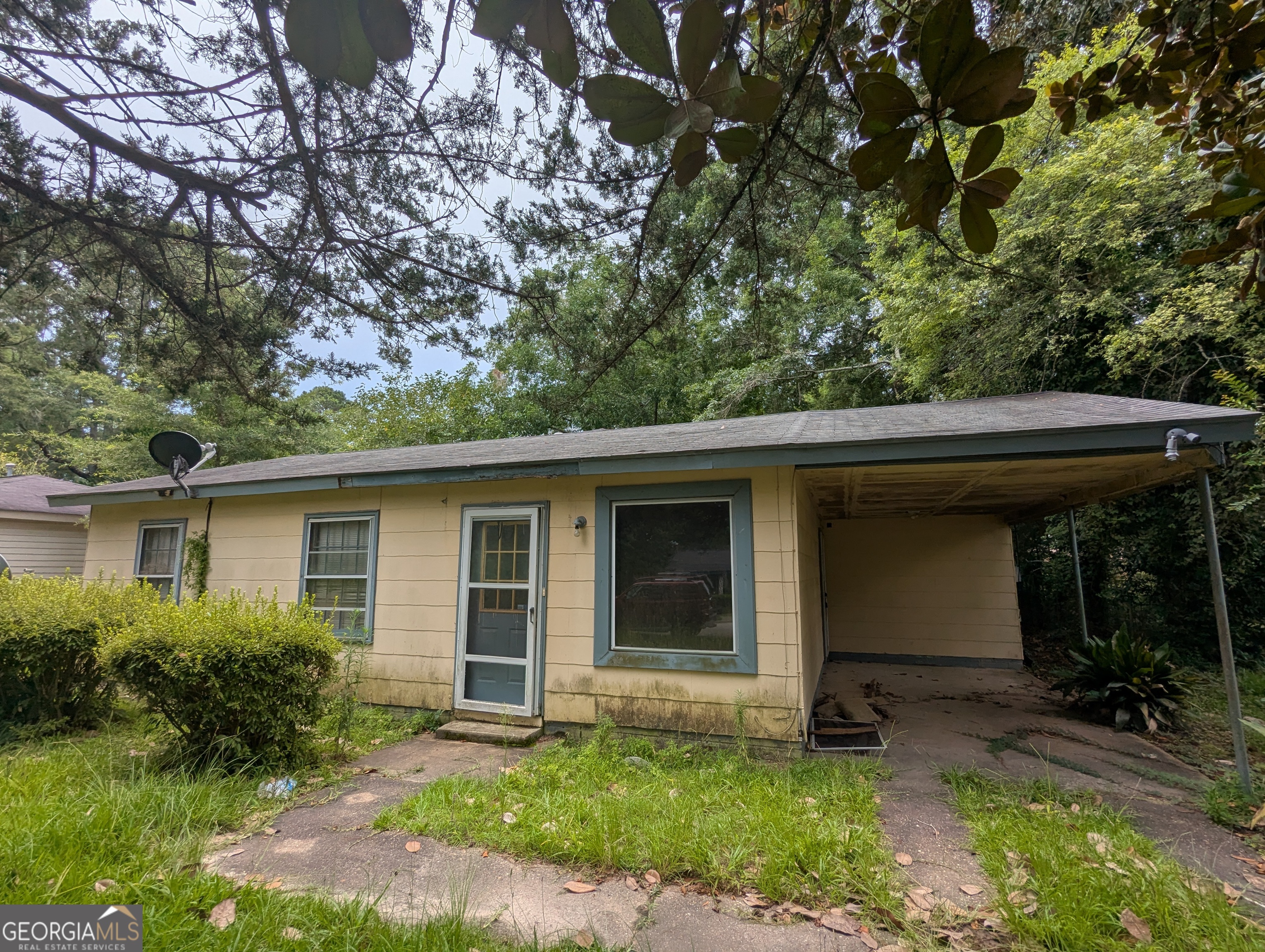 512 Louis Avenue Property Photo 1