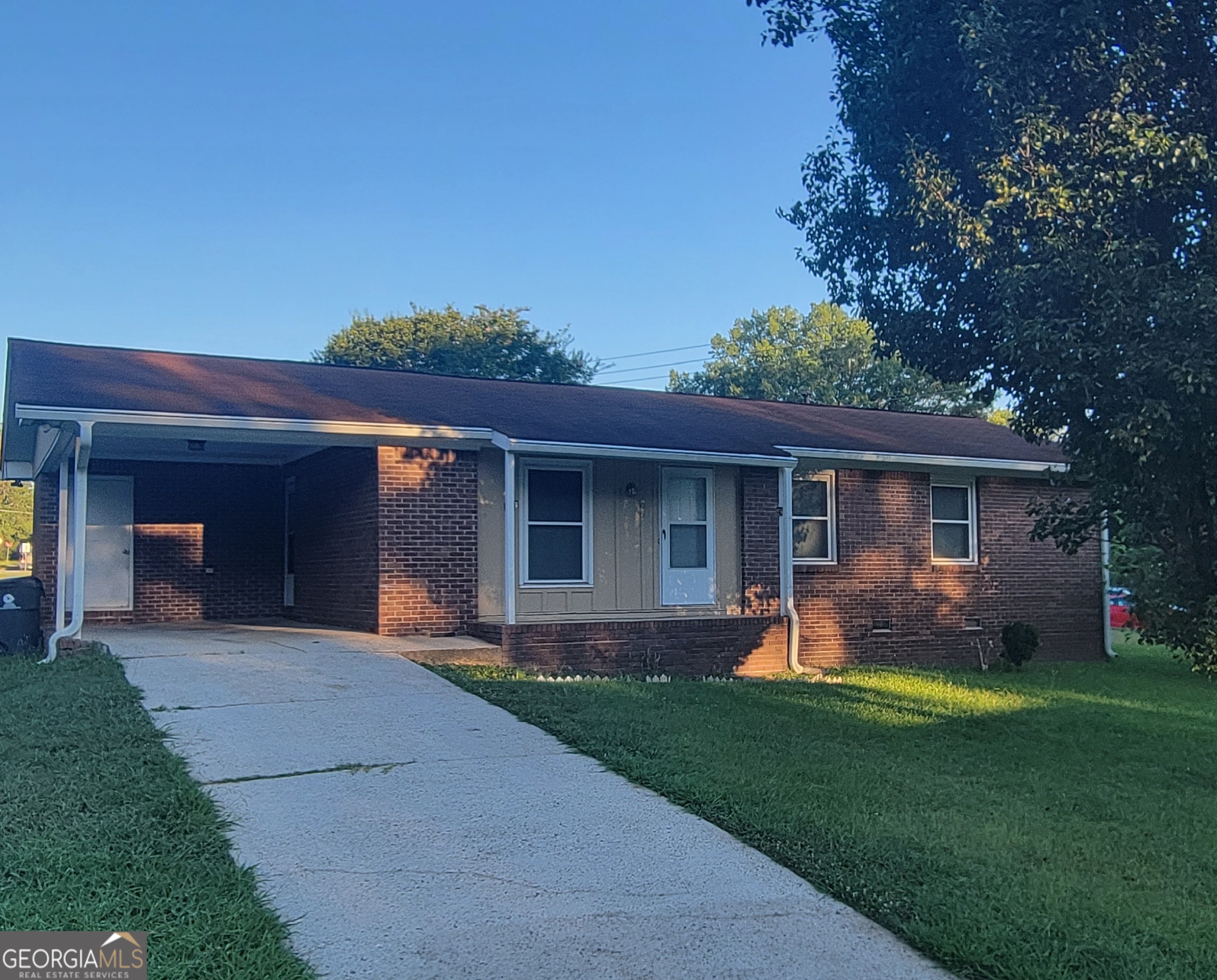 105 Holly Avenue Property Photo 1