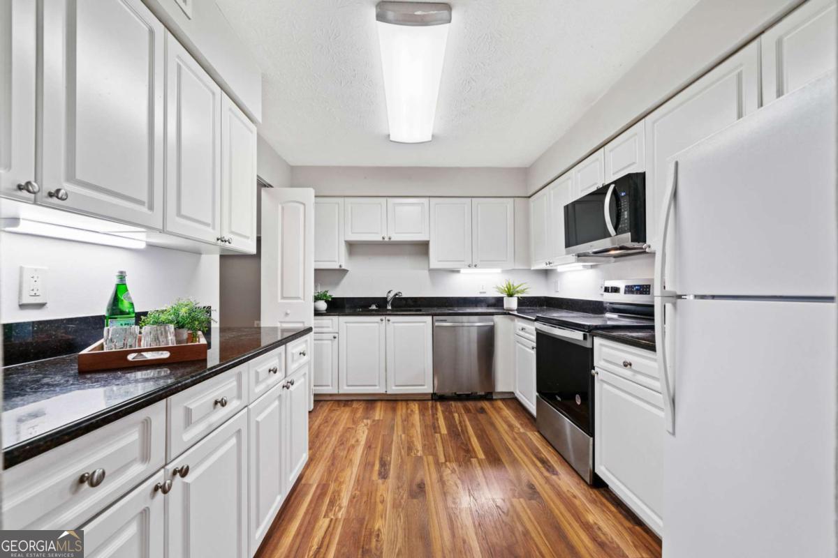 717 Beaufort Circle Property Photo 1