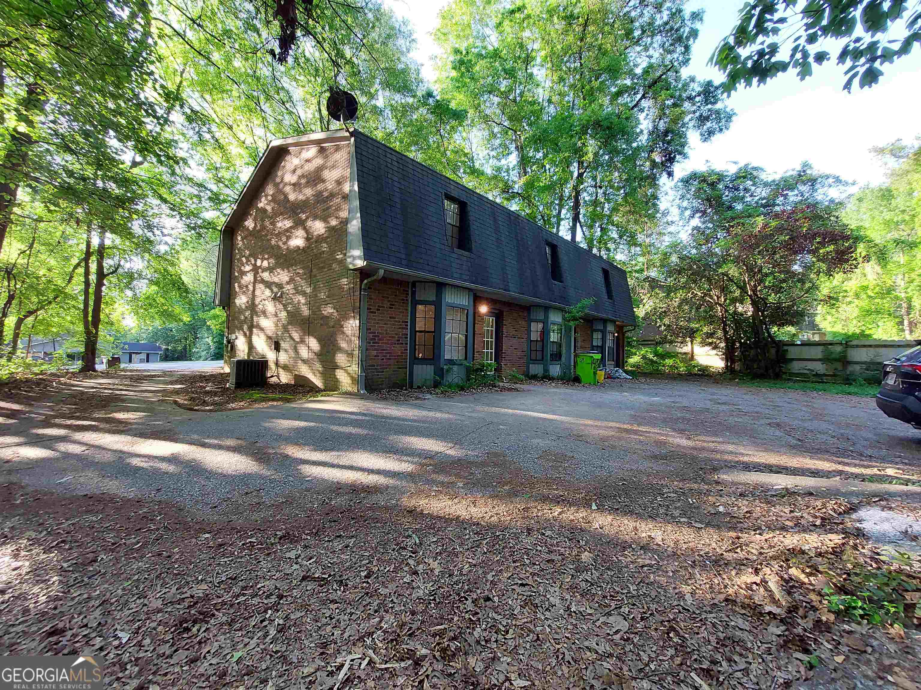 140 Hunters Lane # A Property Photo 1